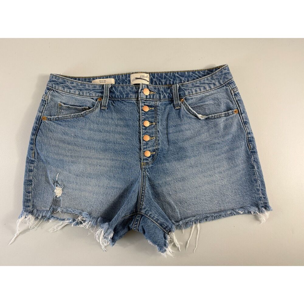 Universal Thread Vintage Midi Denim Shorts Light Wash Button Fly Women's 14 / 32